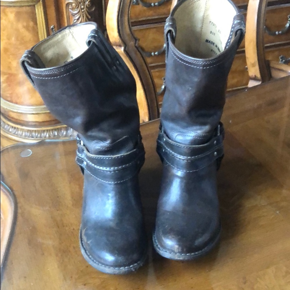 Frye Carmen Boots in Grey 5.5